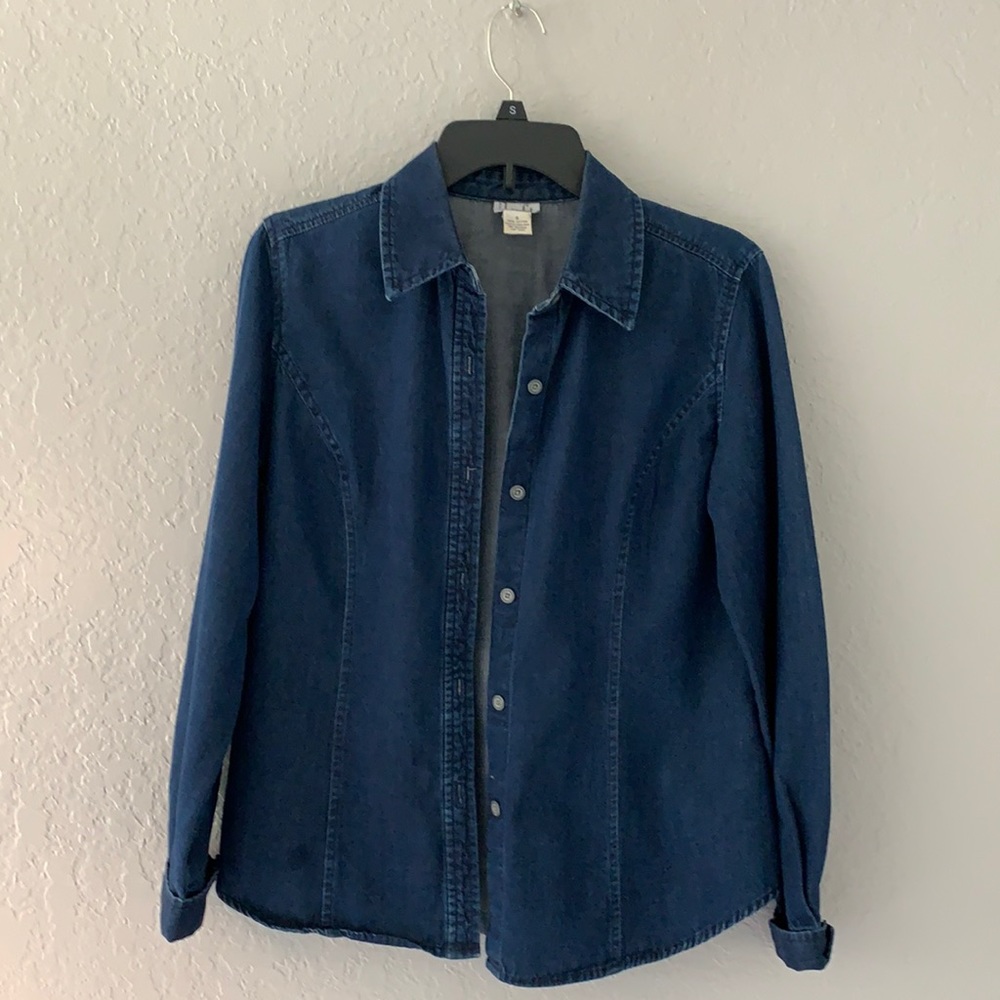Classic Anne Taylor loft denim shirt.  Size 6